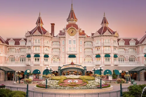 Disneyland Hotel Hotels in Chessy