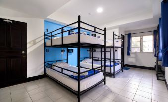 Thapae6ty Hostel