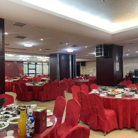 Tuman Biancheng Hotel (Jishou Heshengtang Shopping Mall)
