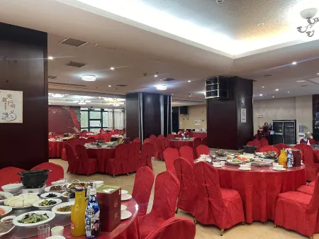 Tuman Biancheng Hotel (Jishou Heshengtang Shopping Mall) Отели в г. Цзишоу