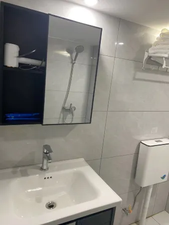 Nanchang Letu E-sports Homestay (Ziyuexuan Branch) Отели рядом с достопримечательностью «Jiangxi University of Science and Technology (Wuhu Campus)»