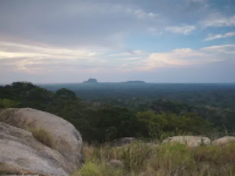 亞拉大型遊戲酒店-生態團隊 莫訥勒格勒區酒店
