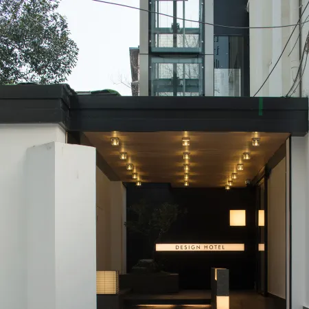 SFEEL Designer Hotel (Chengdu Kuanzhai Alley Tonghuimen Subway Station)