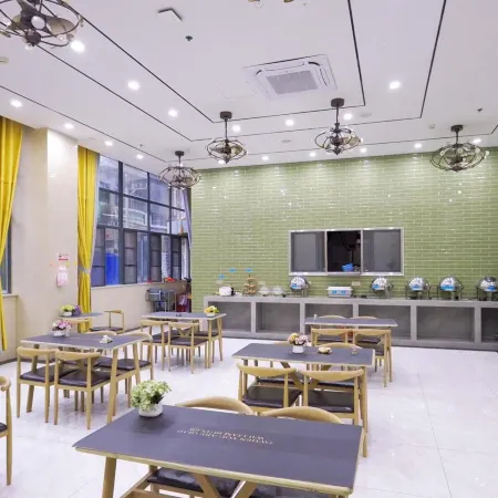 GreenTree Inn Express Hotel (Lingao Station)