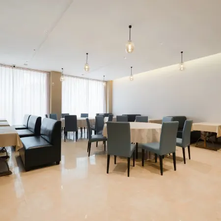 Yayue Hotel (Yulin Rongxian Railway Station Branch)