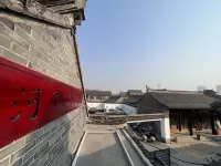 The little yard under the river