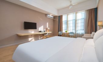 Qinlu Hotel (Nanchang West Railway Station International Expo City)