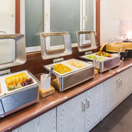 HanTing Hotel (Urumqi Huanghe Road Traditional Chinese Medicine Hospital)