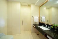 Moon Bay Seascape Hotel