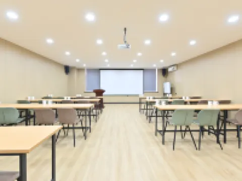 GreenTree Inn Hebei Province Langfang City Shengfang Town Furniture South City South Business Hotel Hotels in Bazhou