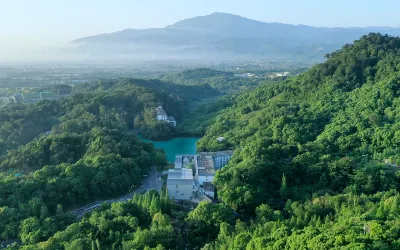 Hongzhushan Hotels & Resorts Chanyi Shanju Hotels in Baoguo Temple/Emeishan Railway Station