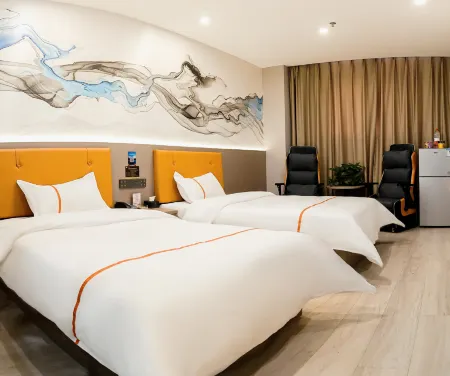 May Hot Spring Hotel (Zhoukou Railway Station Huanghuai Market)