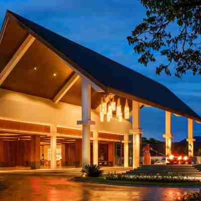 Crowne Plaza Fiji Nadi Bay Resort & Spa, an IHG Hotel Hotel Exterior