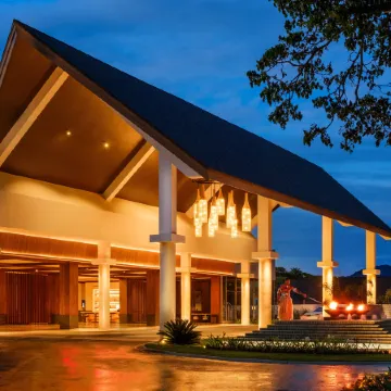 Crowne Plaza FIJI NADI BAY RESORT & SPA by IHG