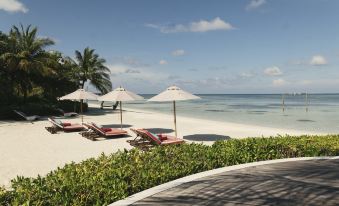 1. Club Med..