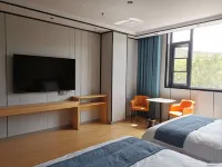 Clear Water Bay Hot Springs Hotel Hotels in Lushi County