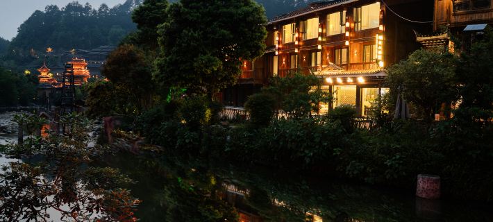 Story Mountain Wind Holiday Bed and Breakfast Hotels in Liping