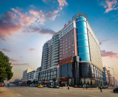 Huangzu International Hotel Các khách sạn gần Huaihua University (Northeast to Tuoyuan Subdistrict Office Political Consultative Liaison Working Committee)