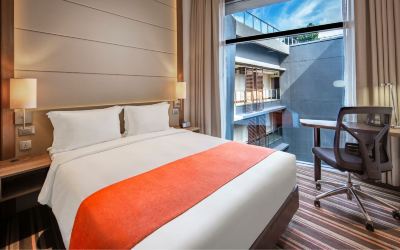 スタンダード クイーンルーム ホリデイ・イン エクスプレス シンガポール クラークキーの写真