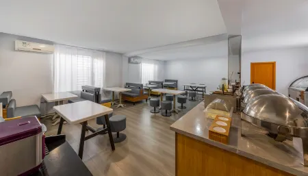 huafeilu hotel Отели рядом со станцией Hohhot Railway Station