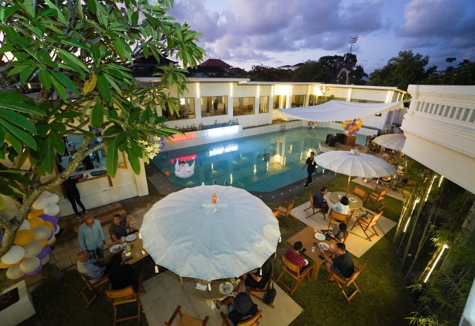 페어필드 바이 메리어트 발리 꾸따 선셋 로드 수영장