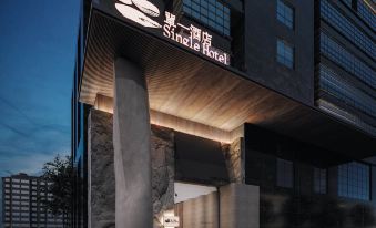 Single Hotel