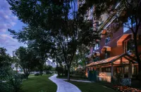 Yixi Yishe Courtyard Hotel