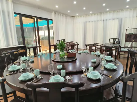 Jiangdong Chinese Inn (Changshui Scenic Area) Отели рядом с достопримечательностью «Shenwu Mountain»