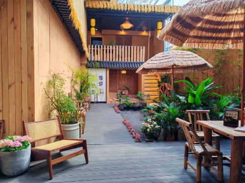 Ziyun Ge Light Luxury Smart Homestay (West Lake Branch)