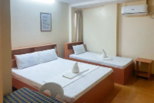 RedDoorz @ La Briana Guest House Santa Fe, Bantayan Cebu 聖菲酒店