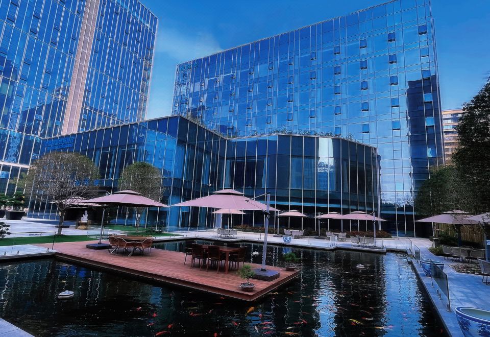 2. 웨이난 귀빈루 ..