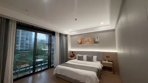 7 Yi Hotel