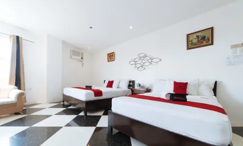 RedDoorz Plus @ San Roque Roxas City Hotels in Capiz