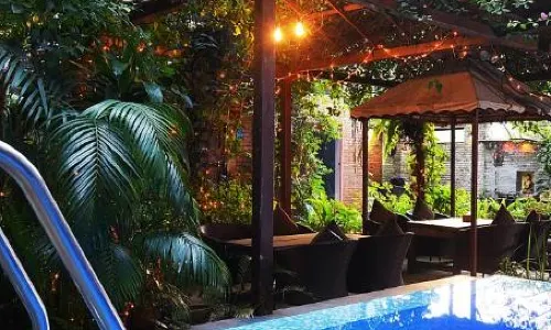 Hotel Middle Path & Spa