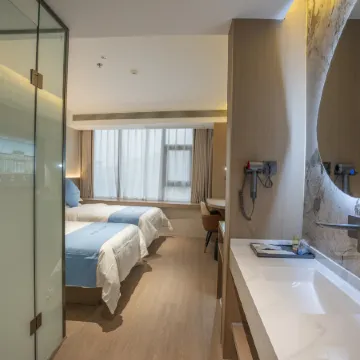 Gushi Yibai International Hotel