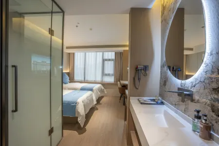 Gushi Yibai International Hotel