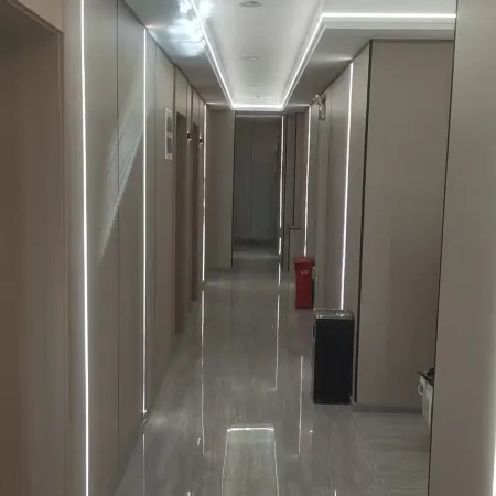 Qingtongxia Yinghao Business Hotel