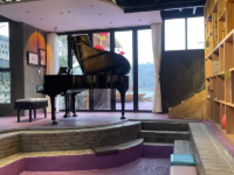 Tinghe Manor