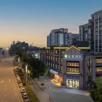 Pero Hotel (Yibin Lizhuang Ancient Town) Hotels near Lizhuang Cultural Tourism Resort