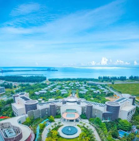 Thousand Cranes Sanya Yazhou Bay int‘l Exchange Centre , Curio Collection by Hilton Отели рядом с достопримечательностью «Даосский парк Небесные гроты»