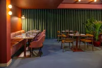 Cenica Porto Hotel, Curio Collection by Hilton