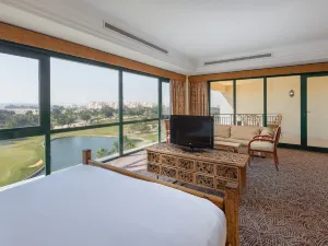 Hilton Pyramids Golf