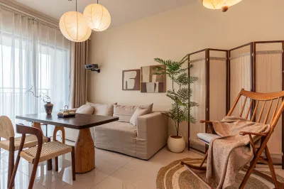 陸島藝宿設計師民宿(省博物館日月廣場免稅店) 鄰近桫欏灣美食街的酒店