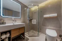 Homeinn Plus Hotel (Shanghai Bund Nanjing Road Pedestrian Street) - 2-Star