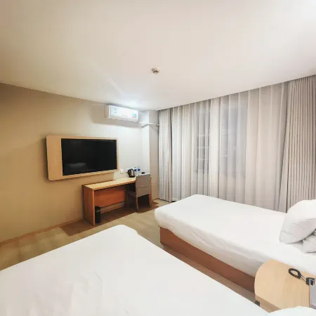 Home Inn Huayi Hotel(Hengyang City,Yanfeng District,Homestay Culture Square Store