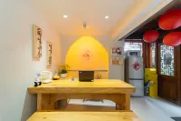 Zizaitian Homestay (Dujiangyan Scenic Area South Bridge Branch) Hotels in Dujiangyan