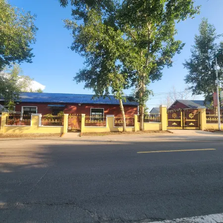 Yunmeng Riverside Homestay (Ergun Wetland Scenic Area)