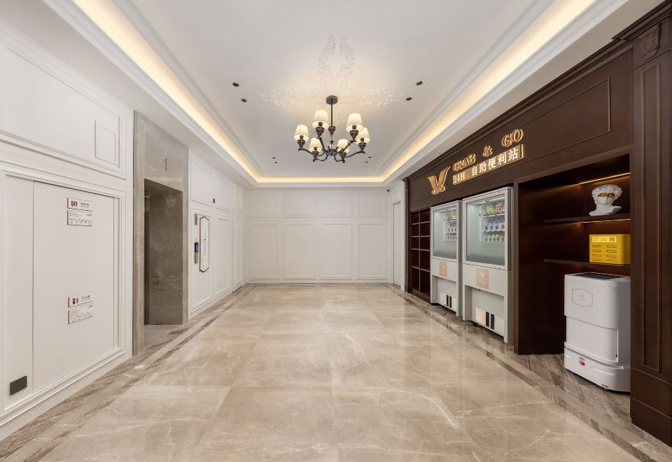 [비엔나 인터내셔널 호텔 객실 내부의 깔끔한 모습]