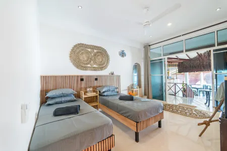 We Are Surfers hotel Отели рядом с достопримечательностью «Resthouse Handiya Bo Tree»