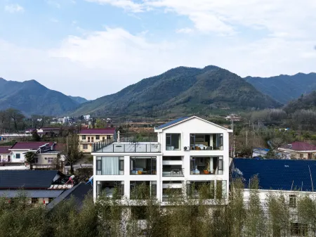 A few miles forest resort homestay